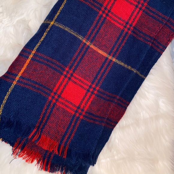 Scarf - Picture 1 of 3